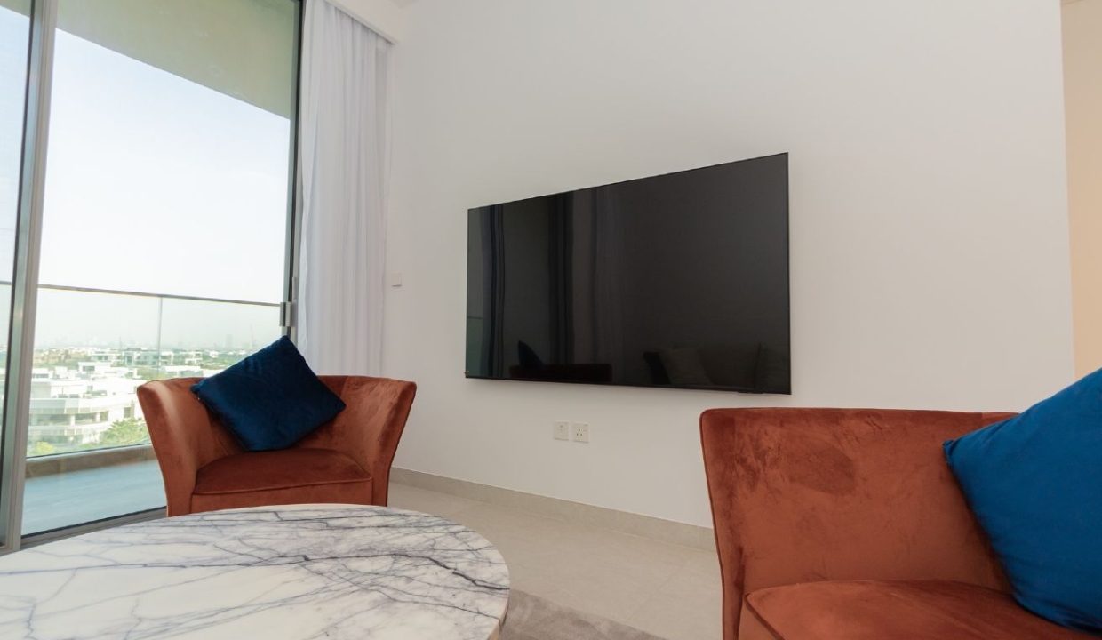 Fully Furnished 1BR in Ellington House-4