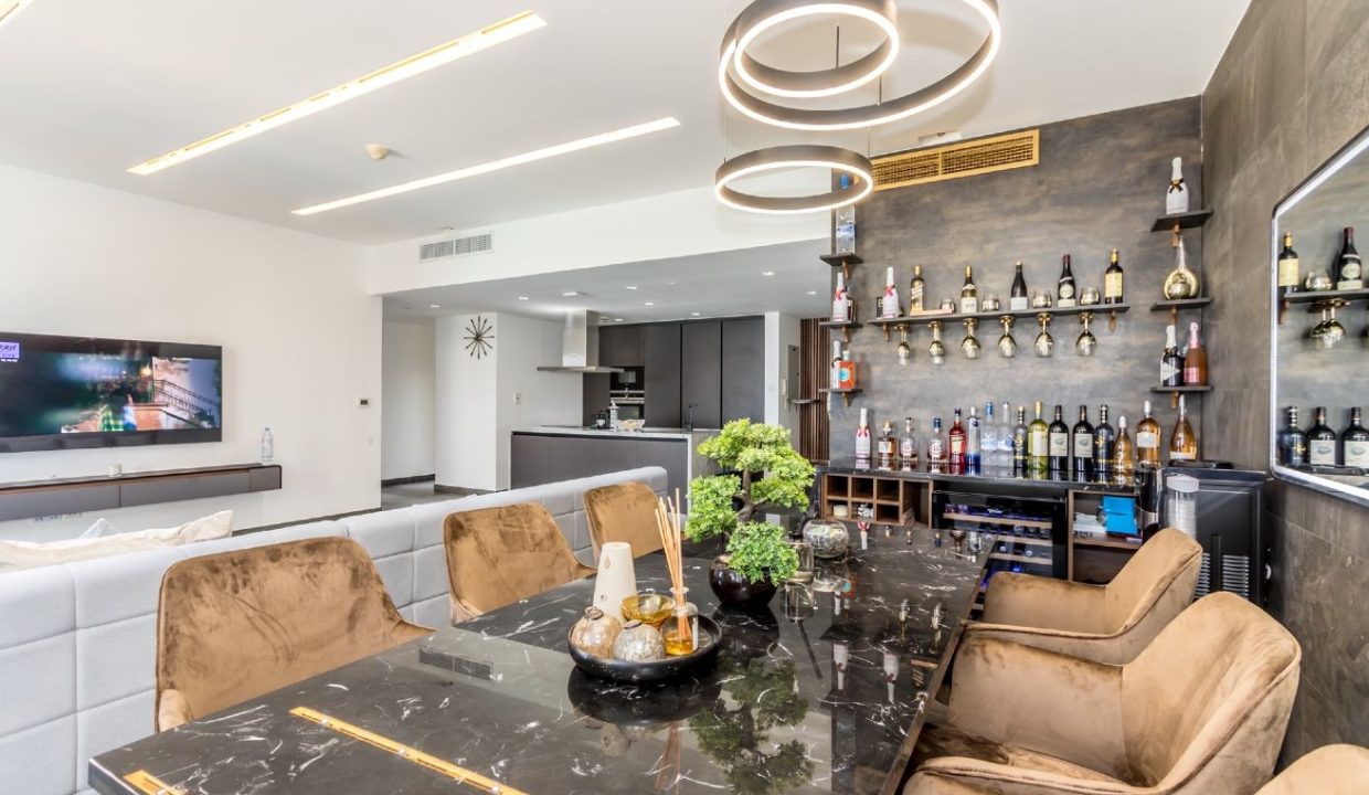 Stunning 2BR | Designer Furnished | Full Sea View-13