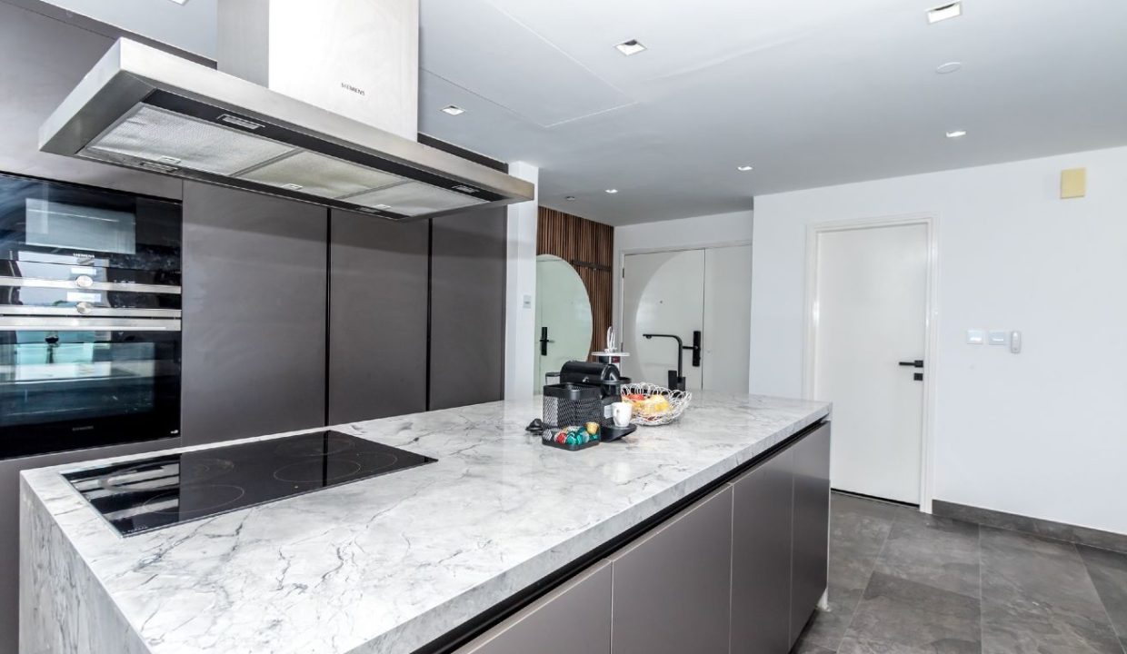 Stunning 2BR | Designer Furnished | Full Sea View-16