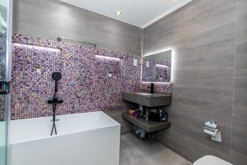 Stunning 2BR | Designer Furnished | Full Sea View-29