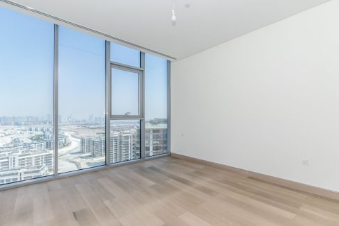 Elegant 4BR Penthouse with Panoramic Lagoon View-17