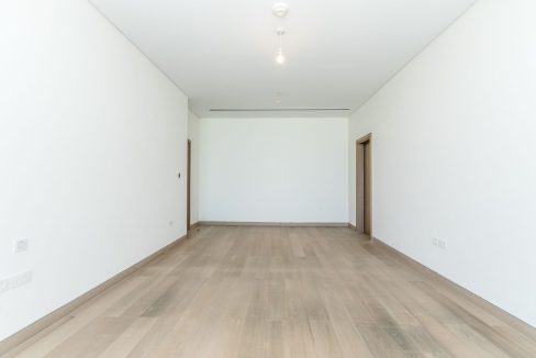 Elegant 4BR Penthouse with Panoramic Lagoon View-22