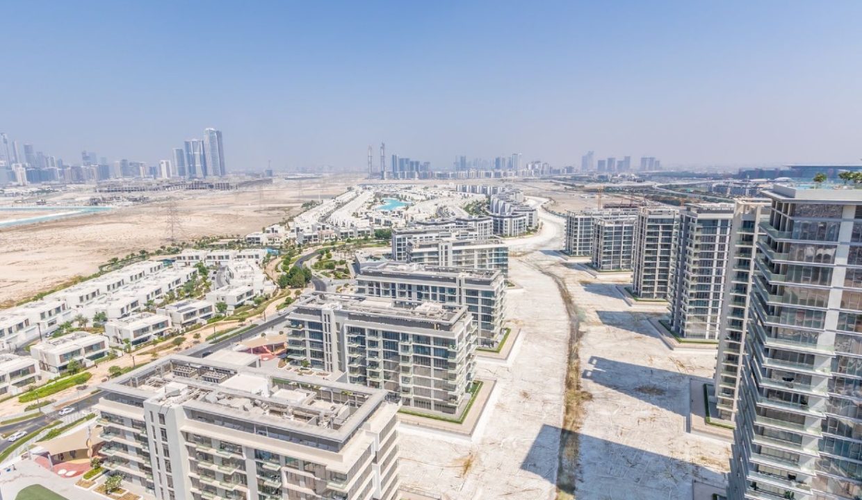 Elegant 4BR Penthouse with Panoramic Lagoon View-26