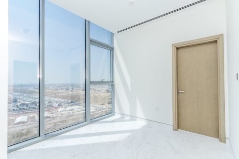 Elegant 4BR Penthouse with Panoramic Lagoon View-10