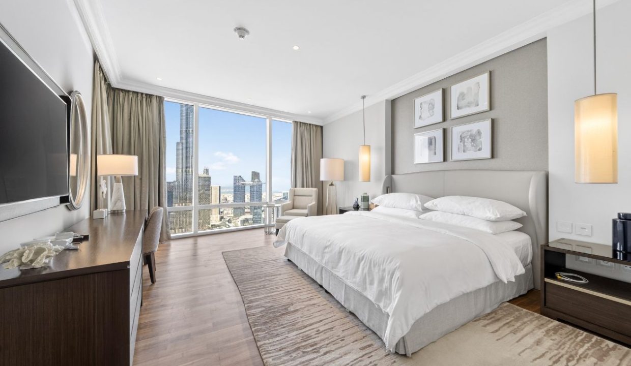 Luxurious 4BR +Maid |Burj Khalifa & Fountain Views-13