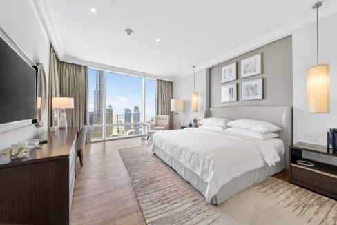 Luxurious 4BR +Maid |Burj Khalifa & Fountain Views-13