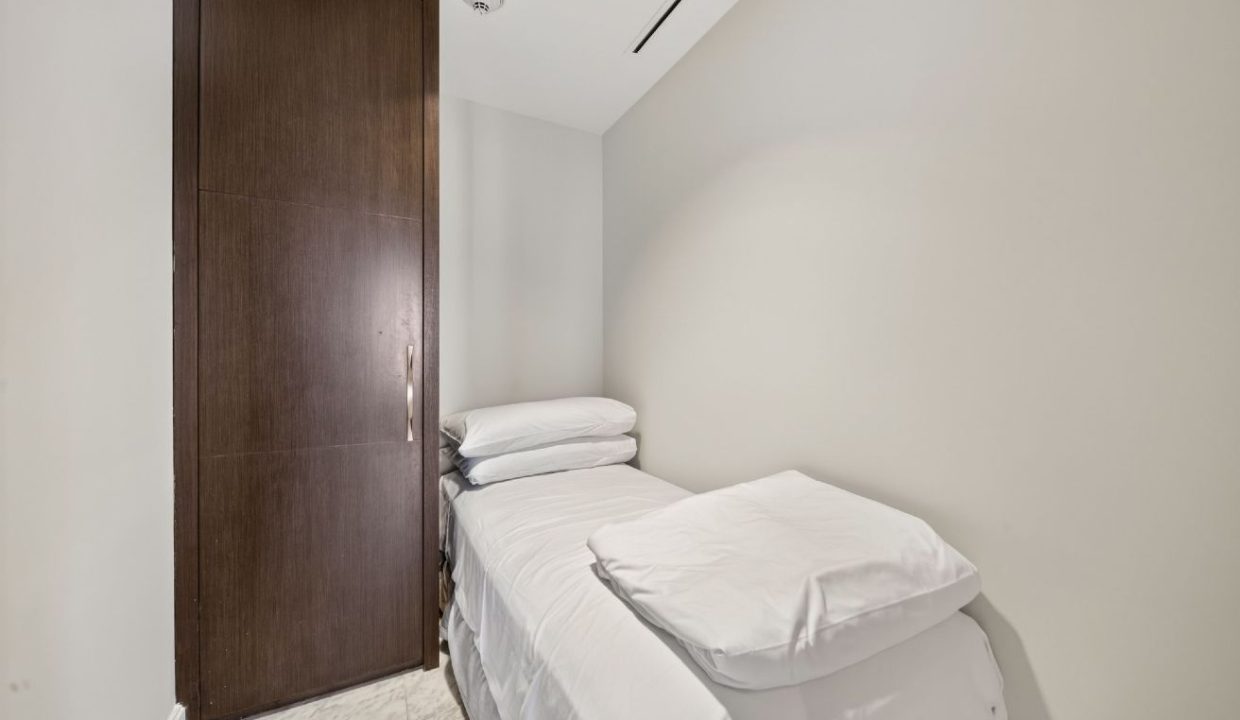 Luxurious 4BR +Maid |Burj Khalifa & Fountain Views-15