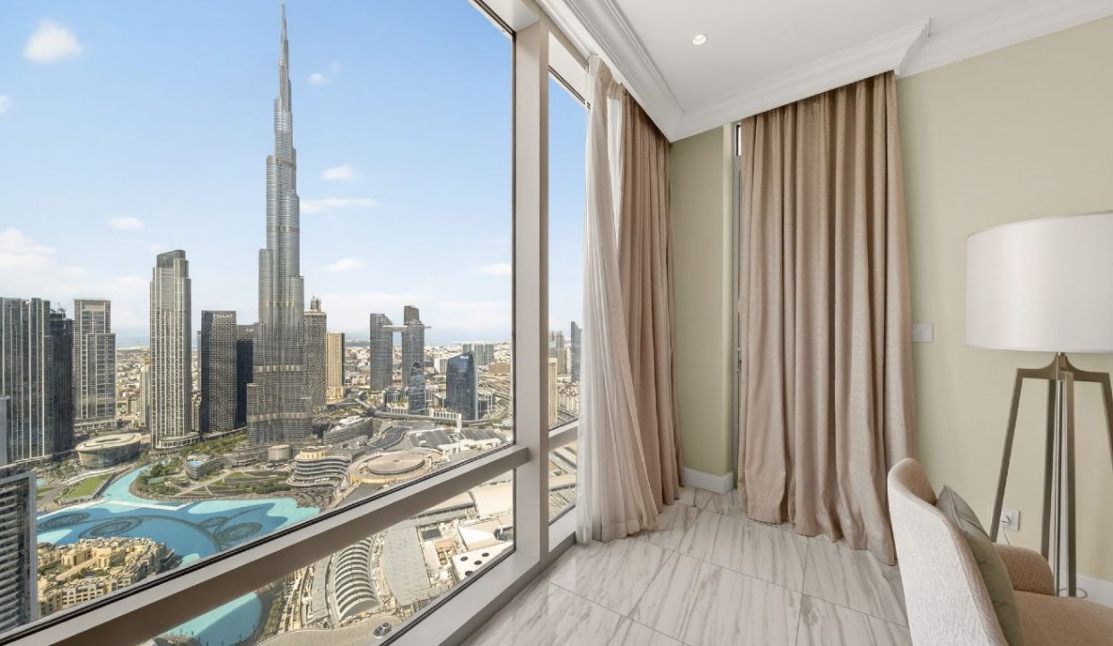 Luxurious 4BR +Maid |Burj Khalifa & Fountain Views-16