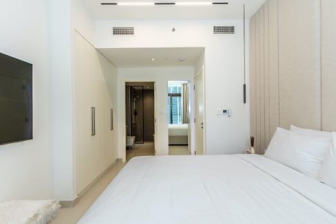 Luxury 3BR + Maid | Fully Furnished | Burj crown-16