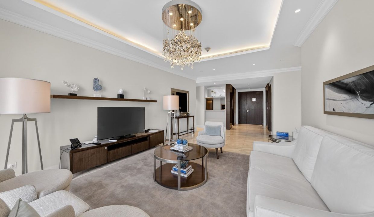 Luxurious 4BR +Maid |Burj Khalifa & Fountain Views-18