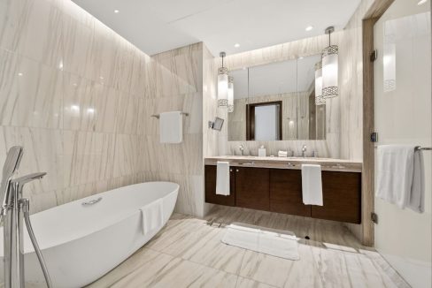 Luxurious 4BR +Maid |Burj Khalifa & Fountain Views-23