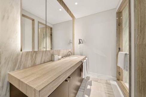 Luxurious 4BR +Maid |Burj Khalifa & Fountain Views-25