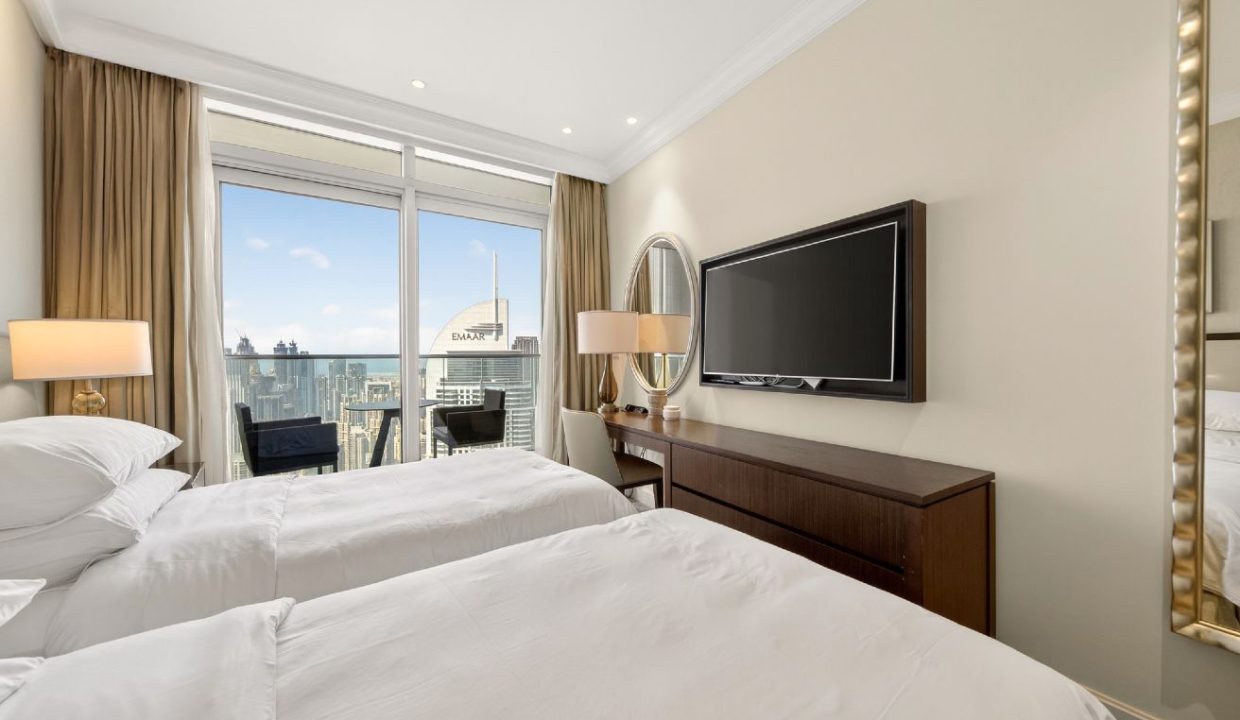 Luxurious 4BR +Maid |Burj Khalifa & Fountain Views-6