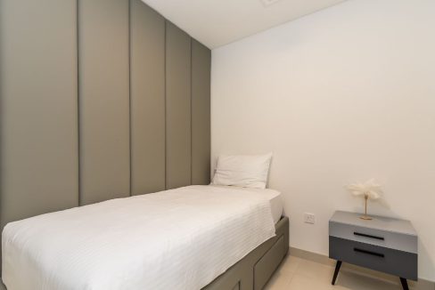 Luxury 3BR + Maid | Fully Furnished | Burj crown-9