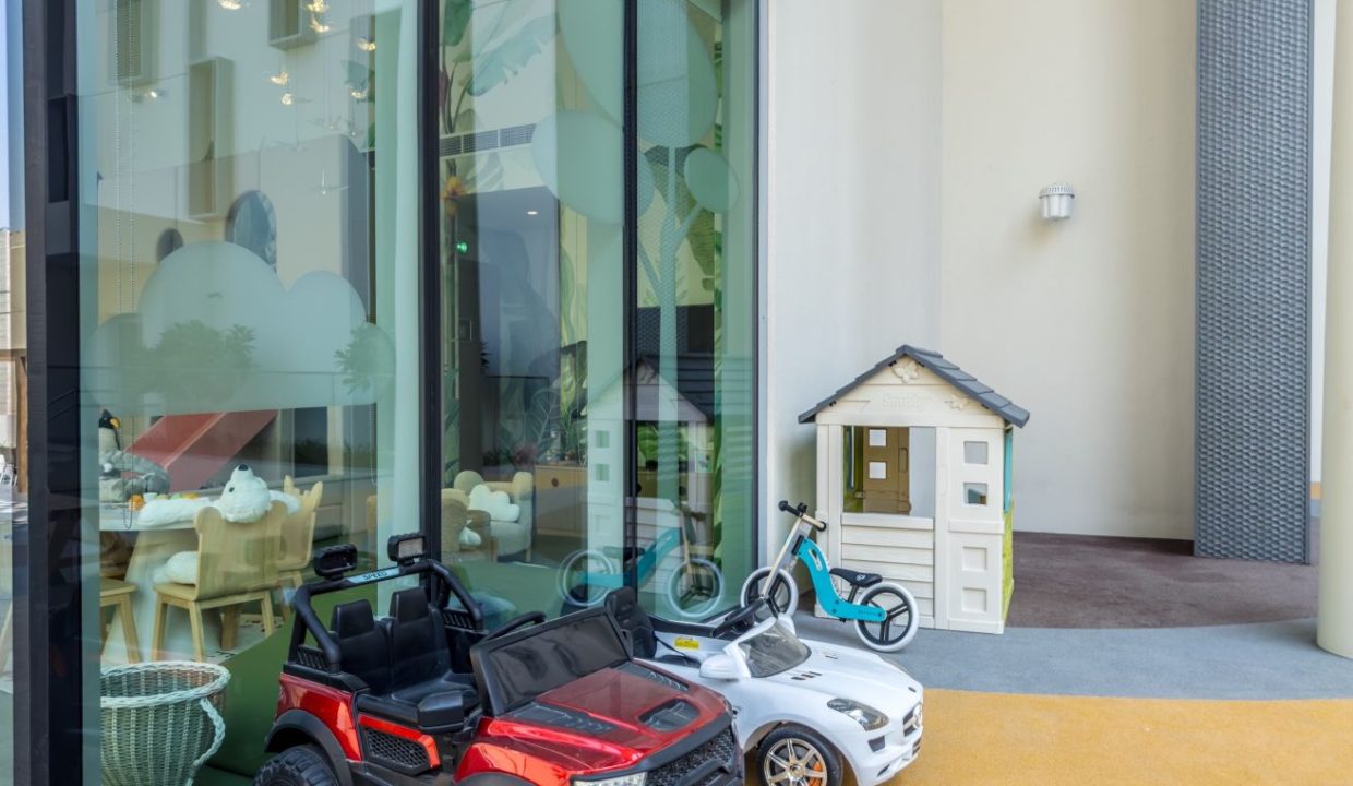 Stylish 1-Bedroom Apartment | Ellington House-26