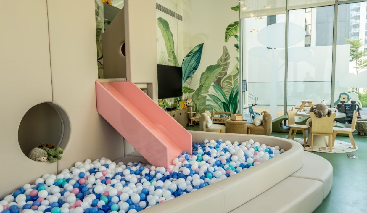 Stylish 1-Bedroom Apartment | Ellington House-27