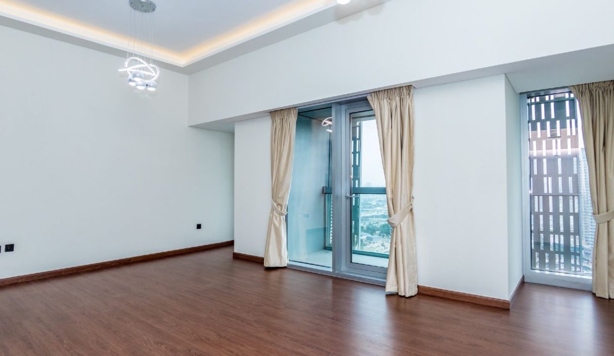 Stunning  2BR with Breathtaking Views-9