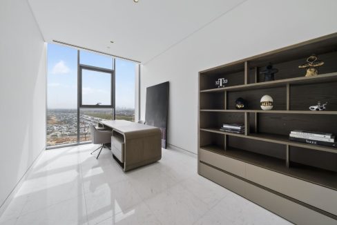 Elegant 4BR Penthouse with Panoramic Lagoon View-11