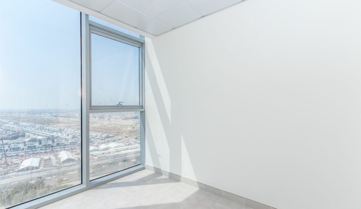 Luxury 4BR Penthouse with Stunning Lagoon Views-11