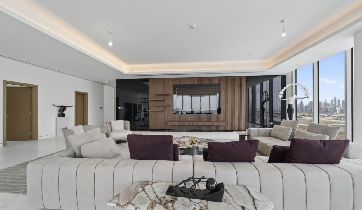 Elegant 4BR Penthouse with Panoramic Lagoon View-12