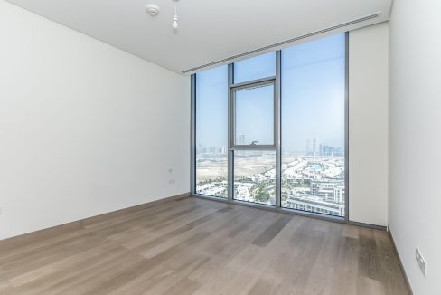 Luxury 4BR Penthouse with Stunning Lagoon Views-15