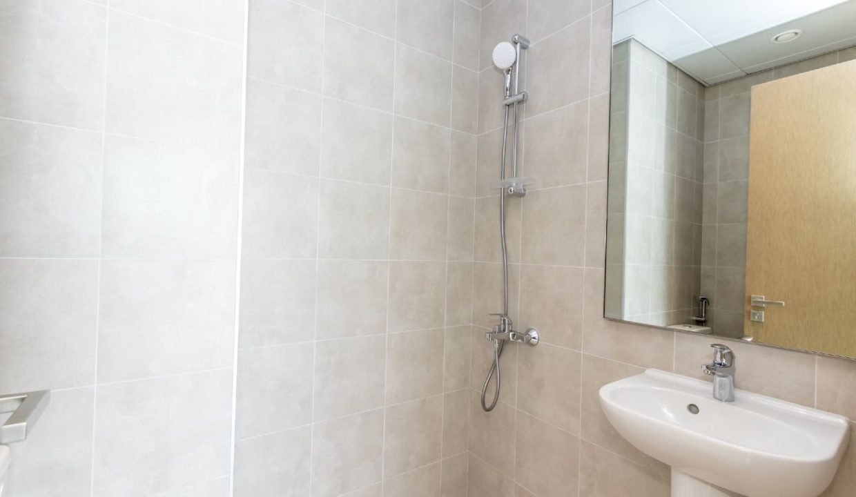 Luxury 4BR Penthouse with Stunning Lagoon Views-19