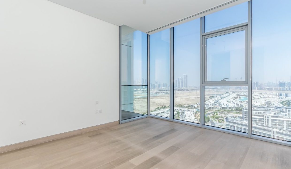 Luxury 4BR Penthouse with Stunning Lagoon Views-20