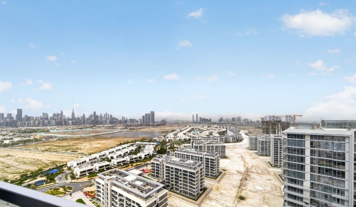 Elegant 4BR Penthouse with Panoramic Lagoon View-24