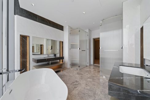 Elegant 4BR Penthouse with Panoramic Lagoon View-29