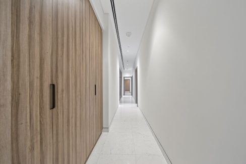 Elegant 4BR Penthouse with Panoramic Lagoon View-10