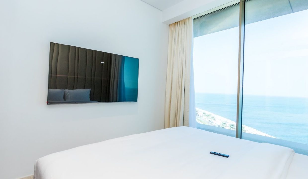 Beachfront Luxury Living | 4BR+M at Palm Jumeirah-12