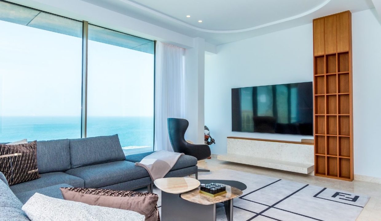 Signature Beachfront Home | 4BR+M | Palm Jumeirah-1