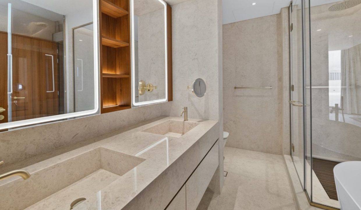 4BR + M| Designer Furnished | Palm Jumeirah-24