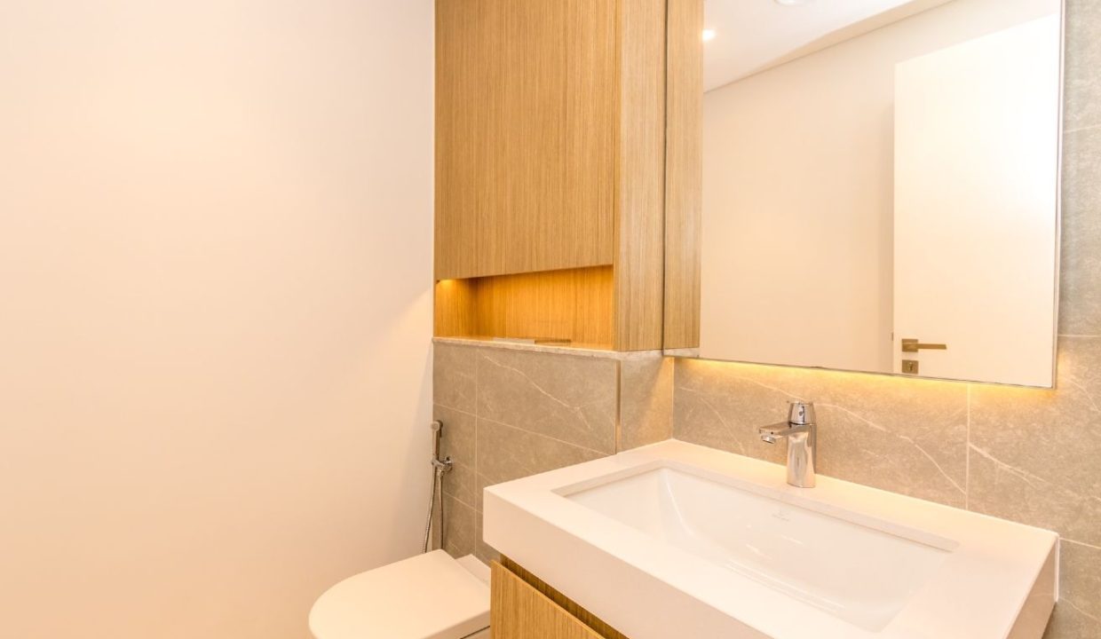 Elegant 3-Bedroom Apartment in Ellington House-21