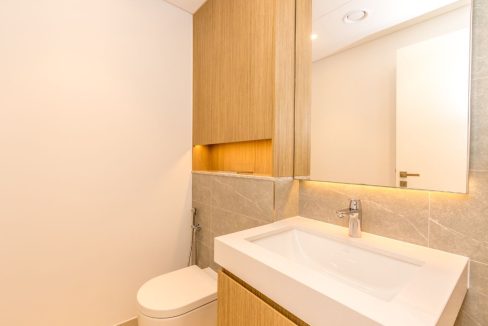 Elegant 3-Bedroom Apartment in Ellington House-21