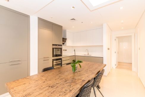 Vacant I Fully Furnished I Upgraded 2 Bed-11