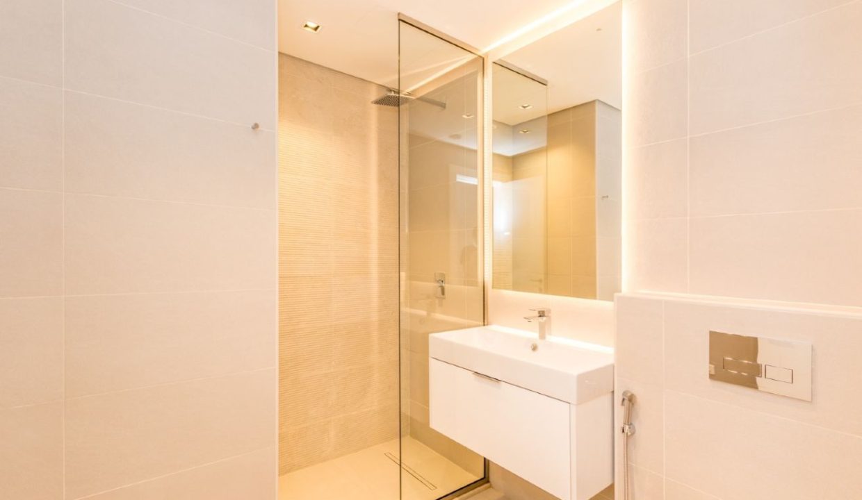 Vacant I Fully Furnished I Upgraded 2 Bed-22
