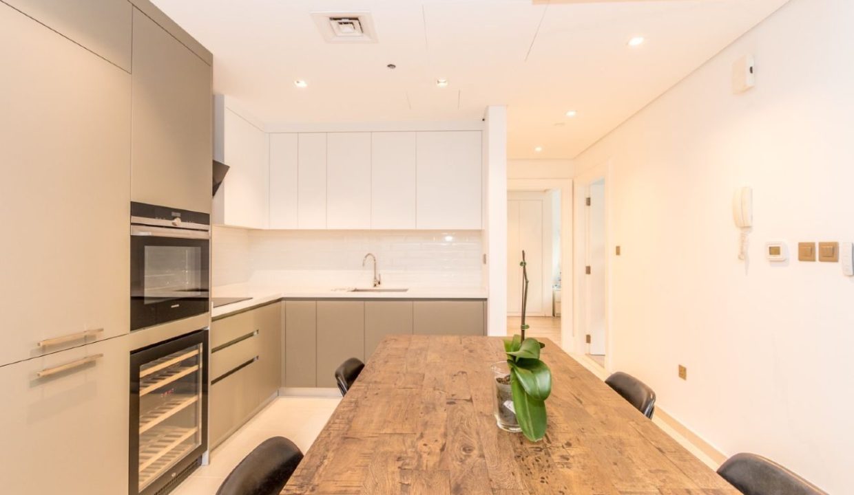 Vacant I Fully Furnished I Upgraded 2 Bed-1