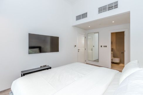 Vacant I Fully Furnished I Upgraded 2 Bed-5