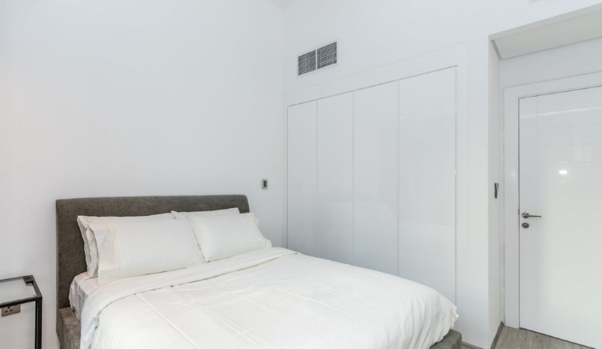 Vacant I Fully Furnished I Upgraded 2 Bed-9