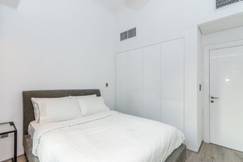 Vacant I Fully Furnished I Upgraded 2 Bed-9