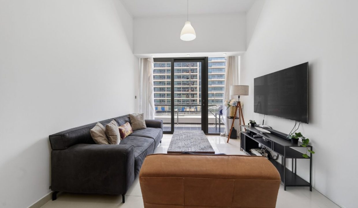 Vacant I Fully Furnished I Upgraded 2 Bed-2