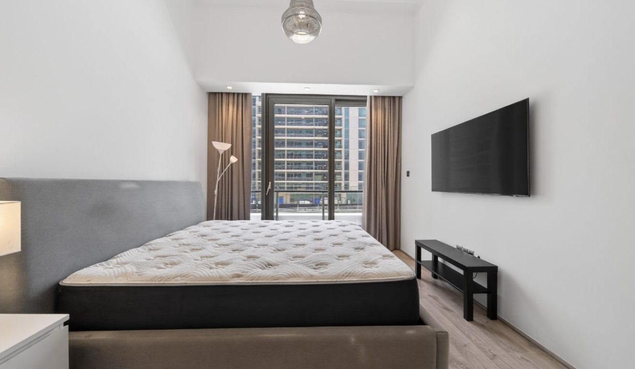 Vacant I Fully Furnished I Upgraded 2 Bed-11