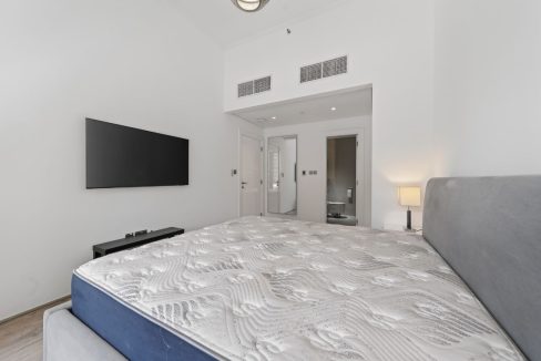 Vacant I Fully Furnished I Upgraded 2 Bed-12
