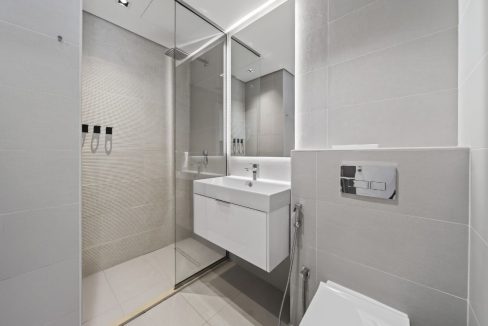 Vacant I Fully Furnished I Upgraded 2 Bed-18