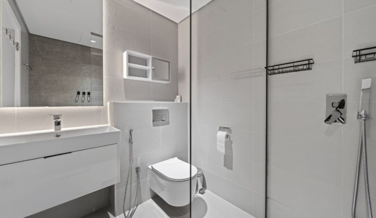 Vacant I Fully Furnished I Upgraded 2 Bed-19