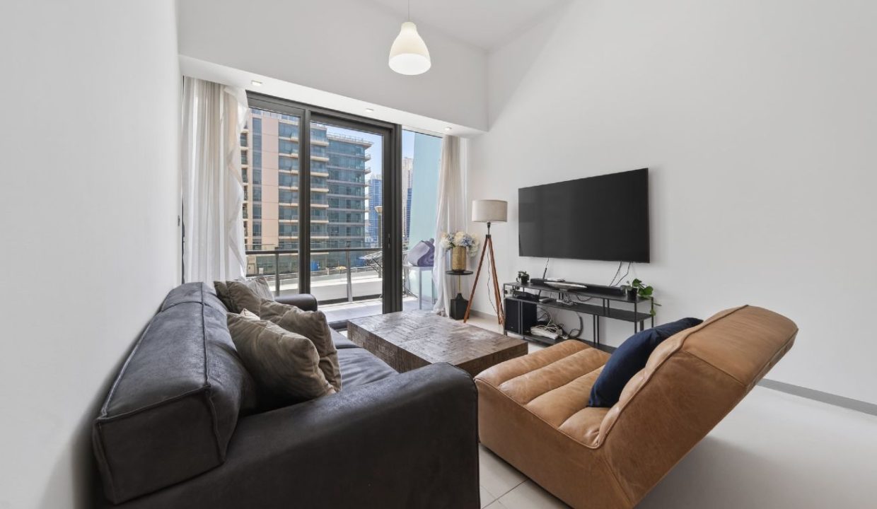 Vacant I Fully Furnished I Upgraded 2 Bed-3