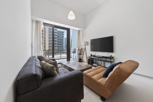 Vacant I Fully Furnished I Upgraded 2 Bed-3