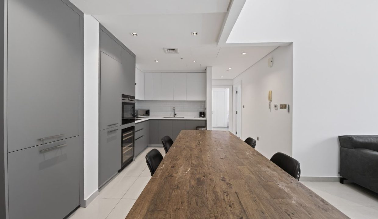 Vacant I Fully Furnished I Upgraded 2 Bed-4