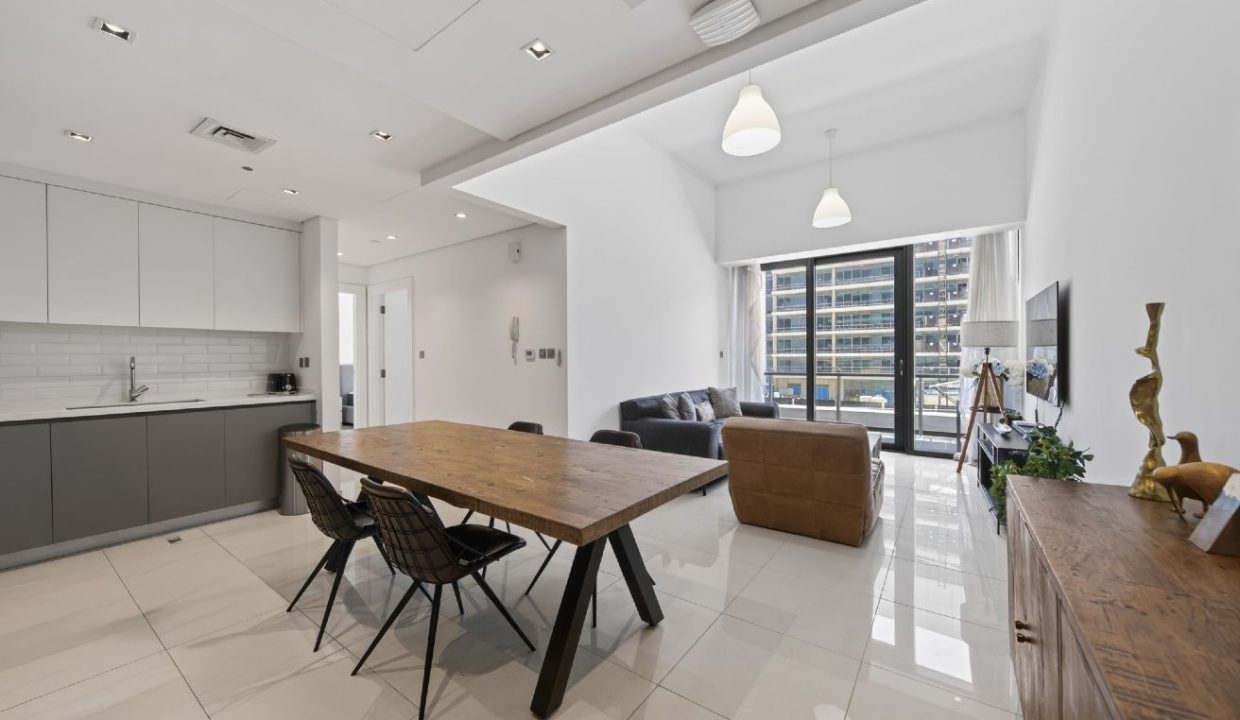 Vacant I Fully Furnished I Upgraded 2 Bed-1